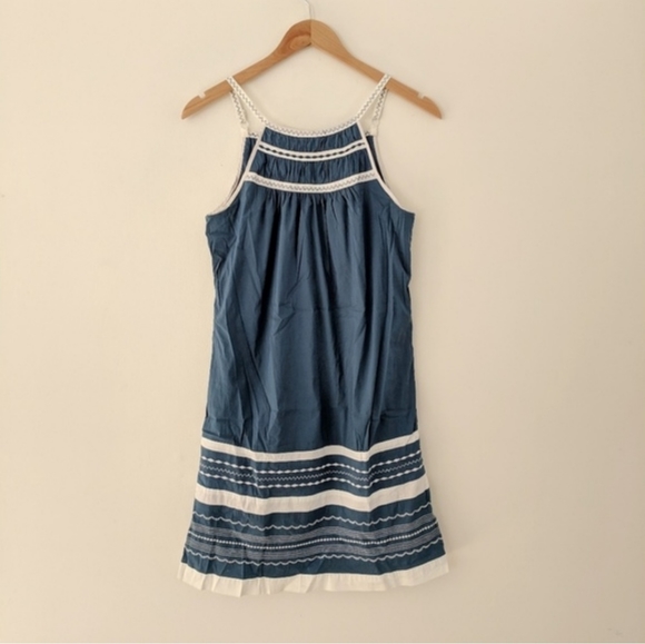 BCBGMaxAzria Dresses & Skirts - BCBGMaxAzria Blue Smocked Dress